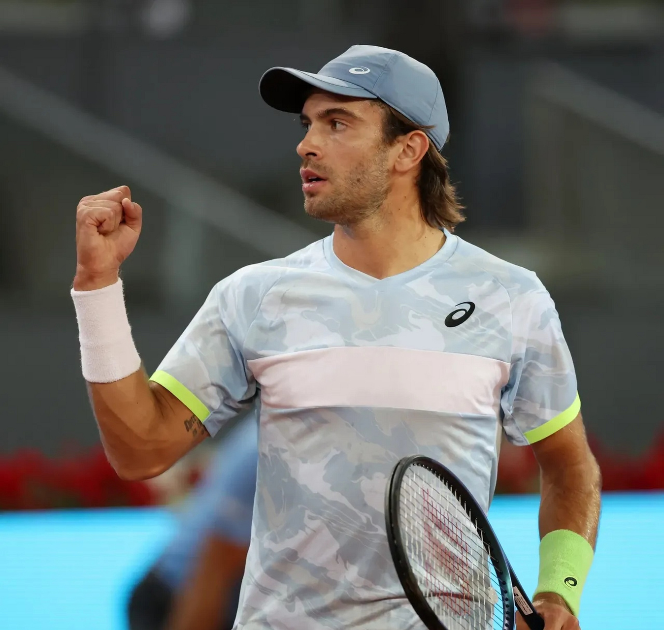 罗马大师赛男单第三轮,克罗地亚帅哥丘里奇以7-6,6-1直落两盘轻松战胜