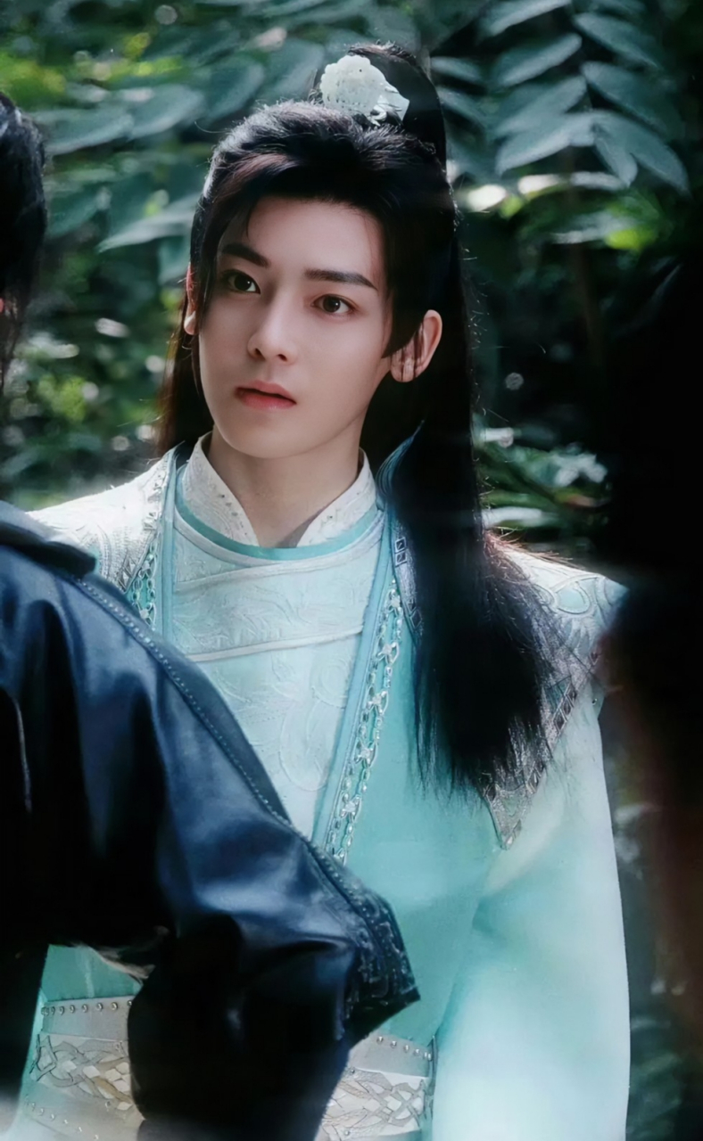 侯明昊在《少年白马醉春风》里的古装造型少年感十足,太期待这部剧了