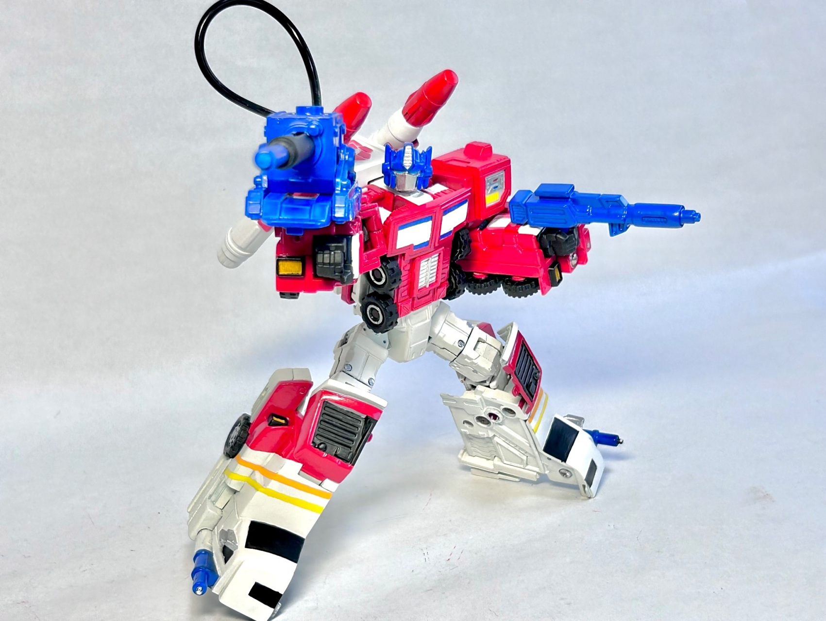 模型欣赏:玩家改造重涂 变形金刚 传世联合 v级 g2英雄擎天柱.