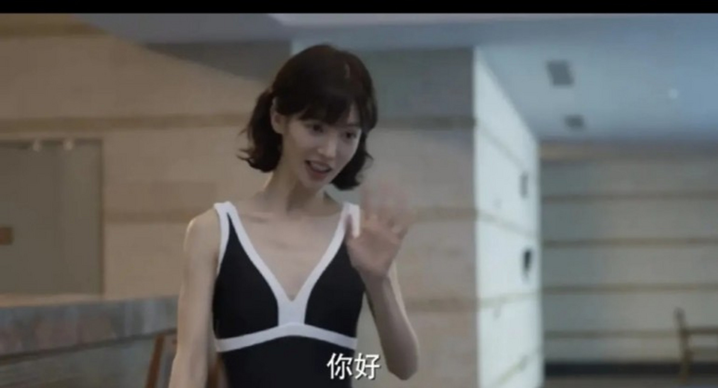 电视剧平凡之路#左娜(金晨饰)这泳装,我不忍目睹,反而是她妈妈让我