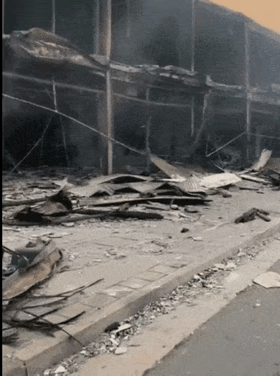 夏威夷大火,很多人跳海逃生!