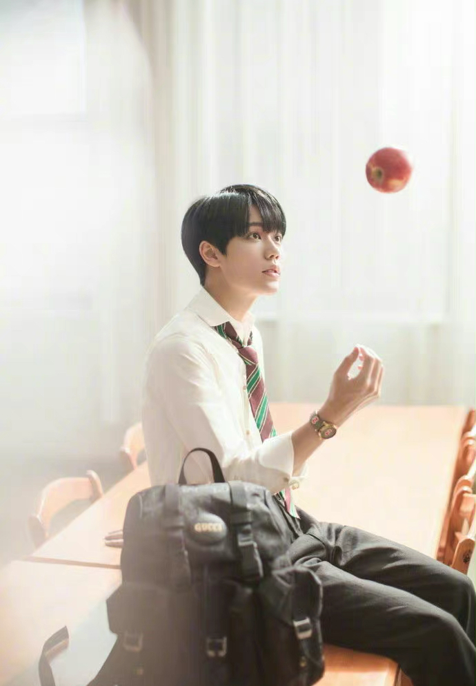 林彦俊一张照片暴露女朋友身份