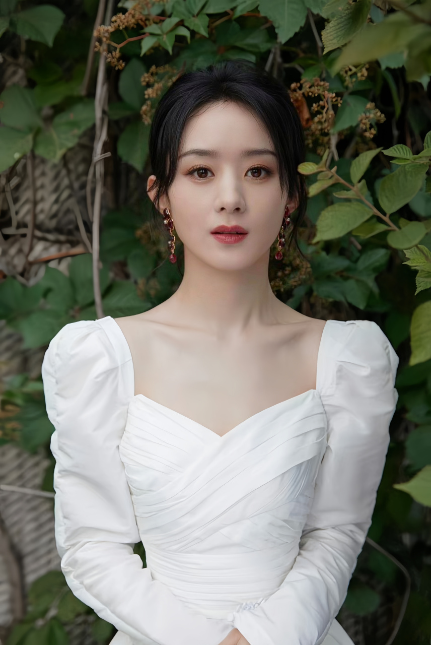 如今长发飘飘的赵丽颖 还是如当初花千骨那样仙气飘飘的 #赵丽颖