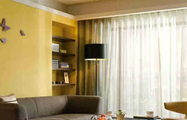 米黄色墙面配什么颜色窗帘