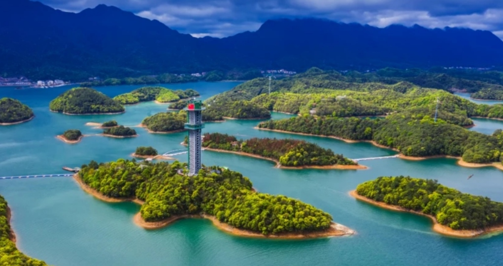 永修县,地处鄱阳湖西岸,是一处融山水,人文,历史于一体的综合性旅游