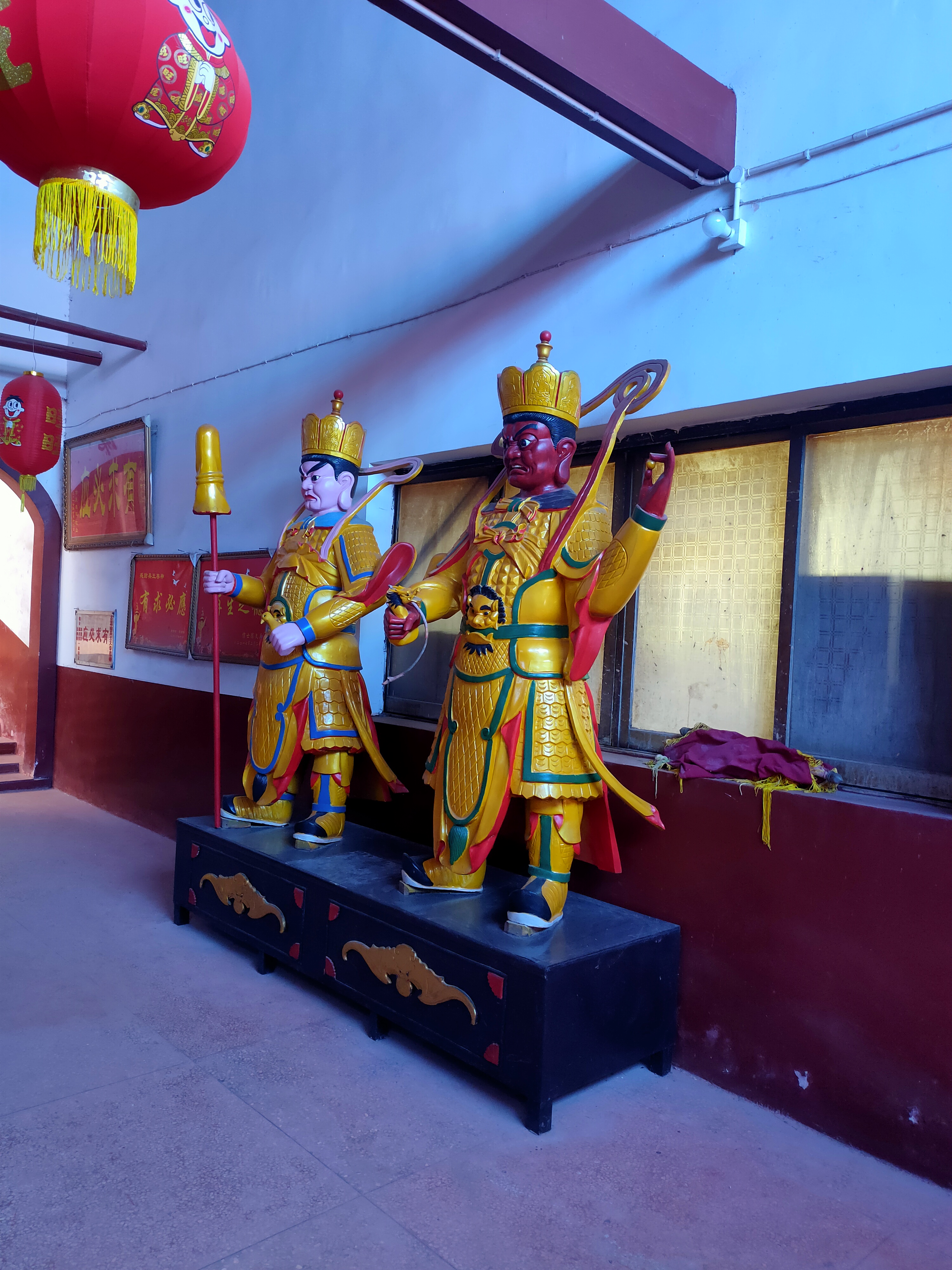 《七绝·浏阳吴王庙》蒿山岭上有圣堂,九域衣冠谒吴王