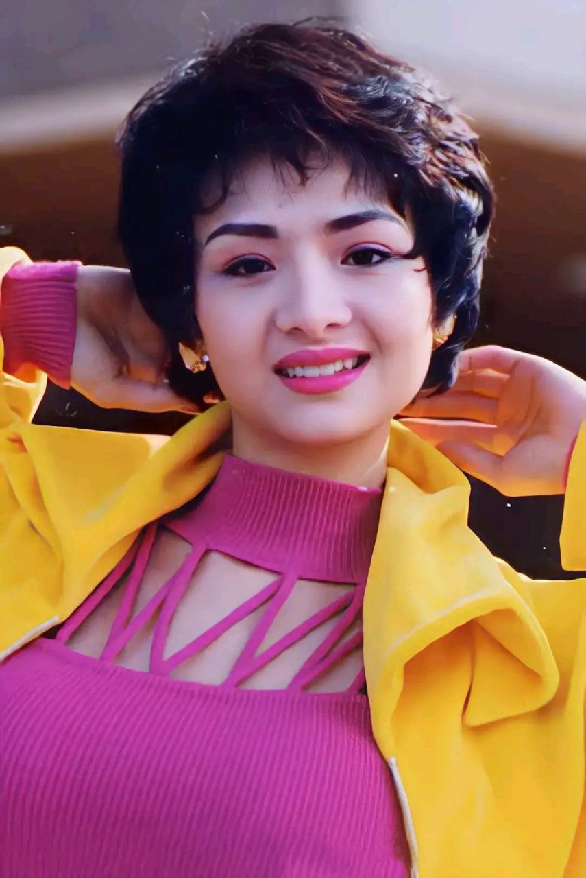 香港第一尤物叶子楣,巅峰时期的叶子楣,就算香港美女如云也是霸主一样