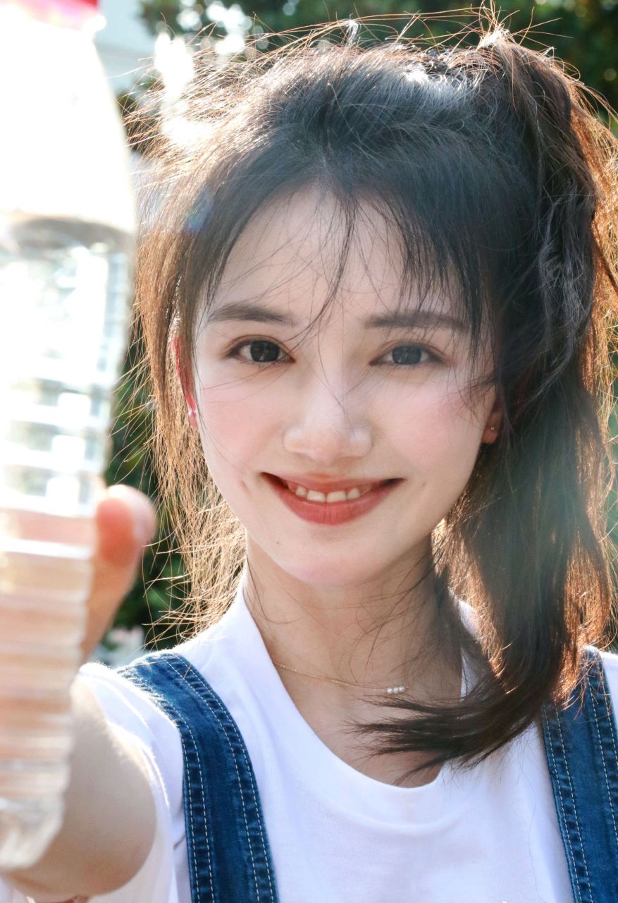 气质美女段钰校园纯情写真