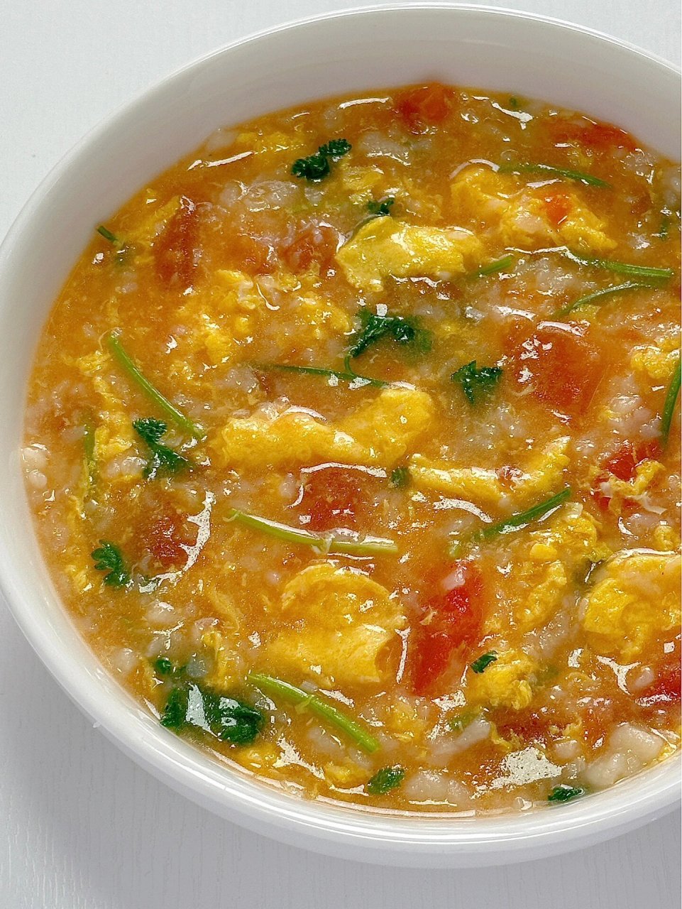 冬天就想吃点热乎的,做了番茄鸡蛋疙瘩汤,还是喜欢这种小珍珠疙瘩