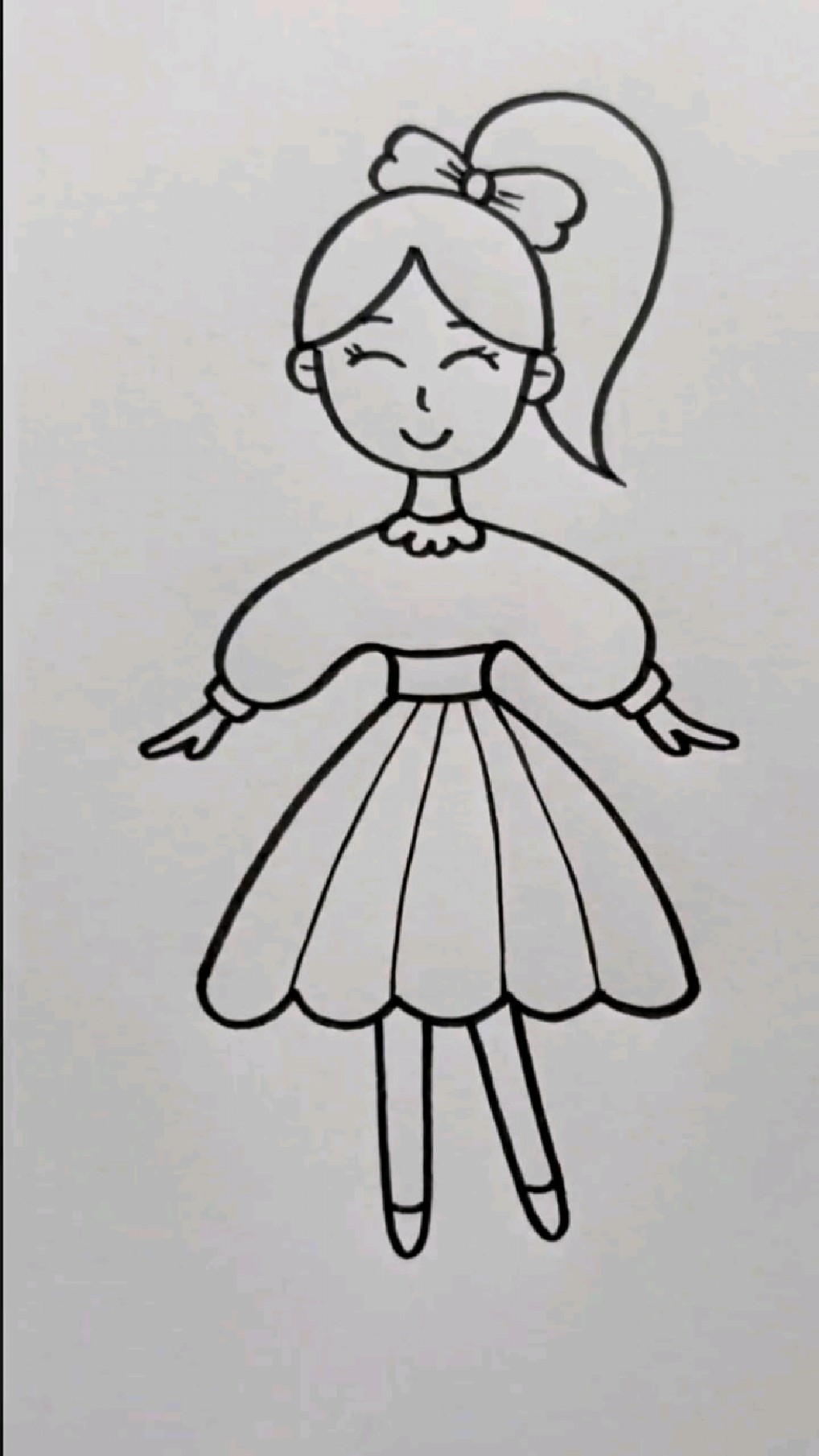 教你简笔画个漂亮的小女孩