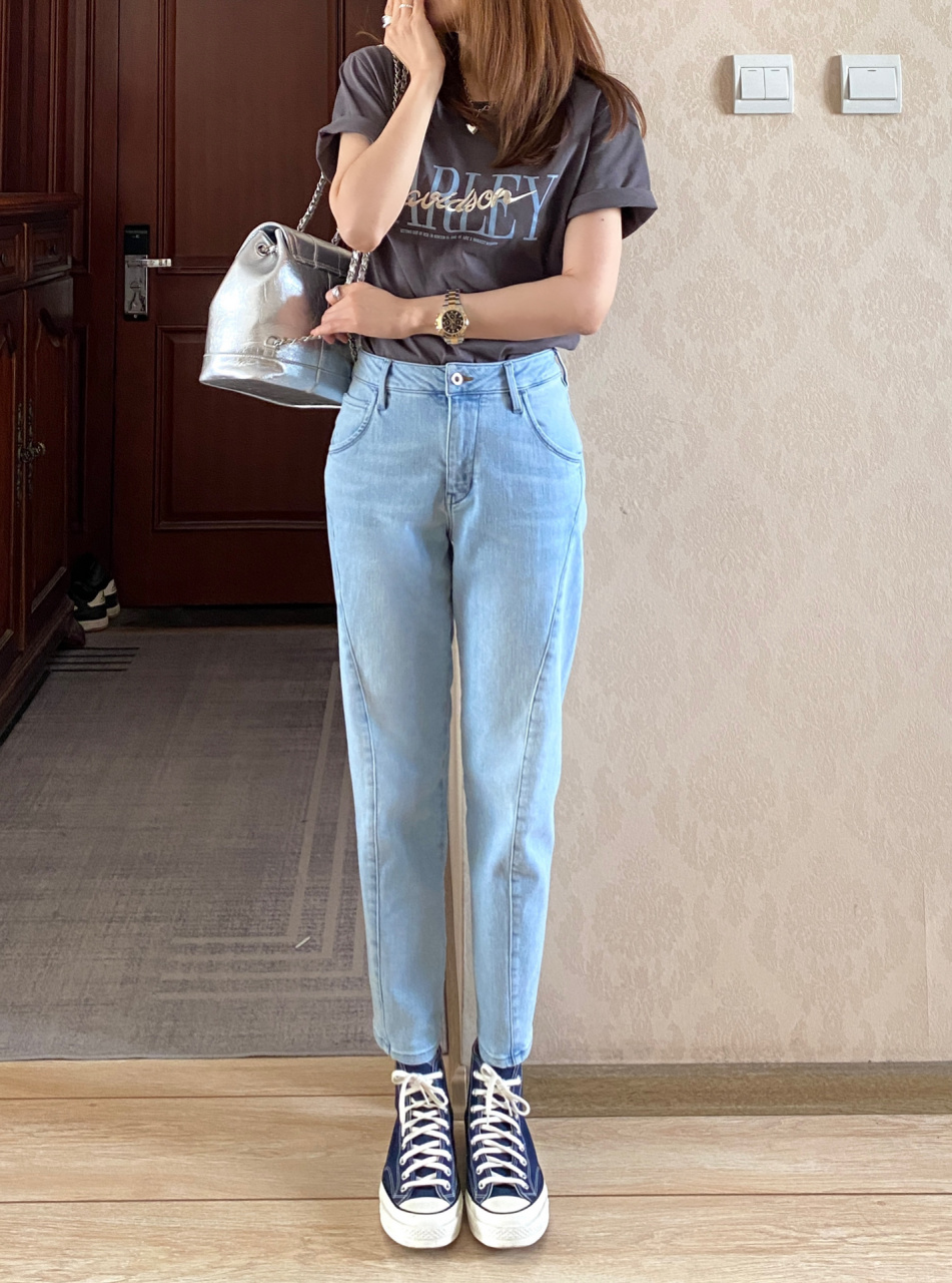 匡威 浅蓝色香蕉牛仔裤,简约又显瘦!