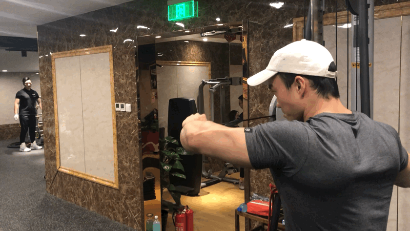 6绳索面拉 每组12-15次   5组  固定重量