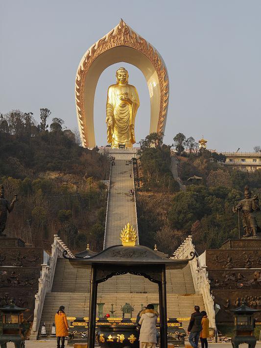 开悟以后的人念佛往生极乐世界都该干啥呢?那里可不是享乐的地方