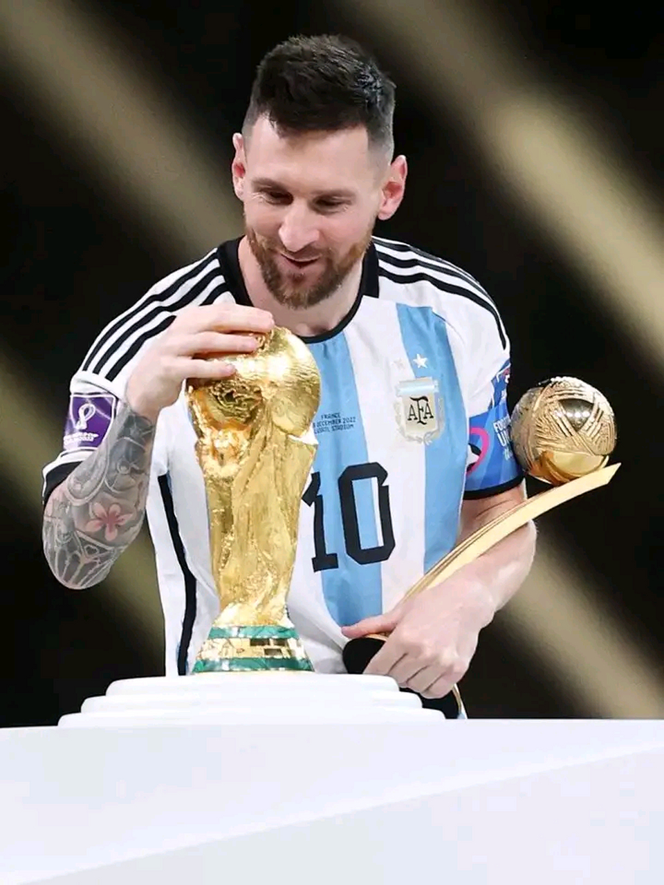 克雷斯波:梅西这样惩罚对自己不敬的人! 1,从来不假摔. 2,从来放狠话.