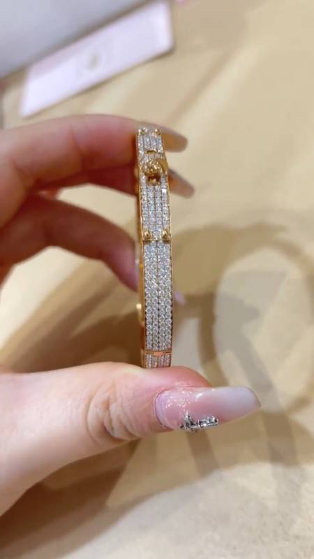 爱马仕 kelly钻石手镯#手镯#高端轻奢饰品#同城-度小视