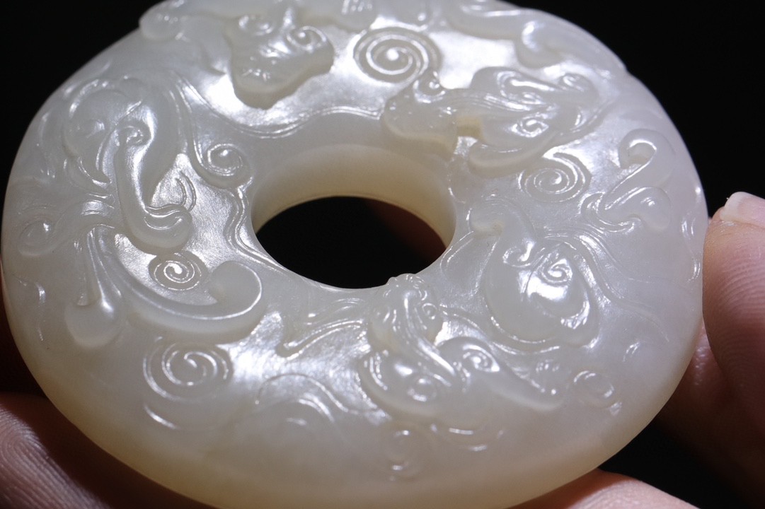 高浮雕三璃龙|玉璧