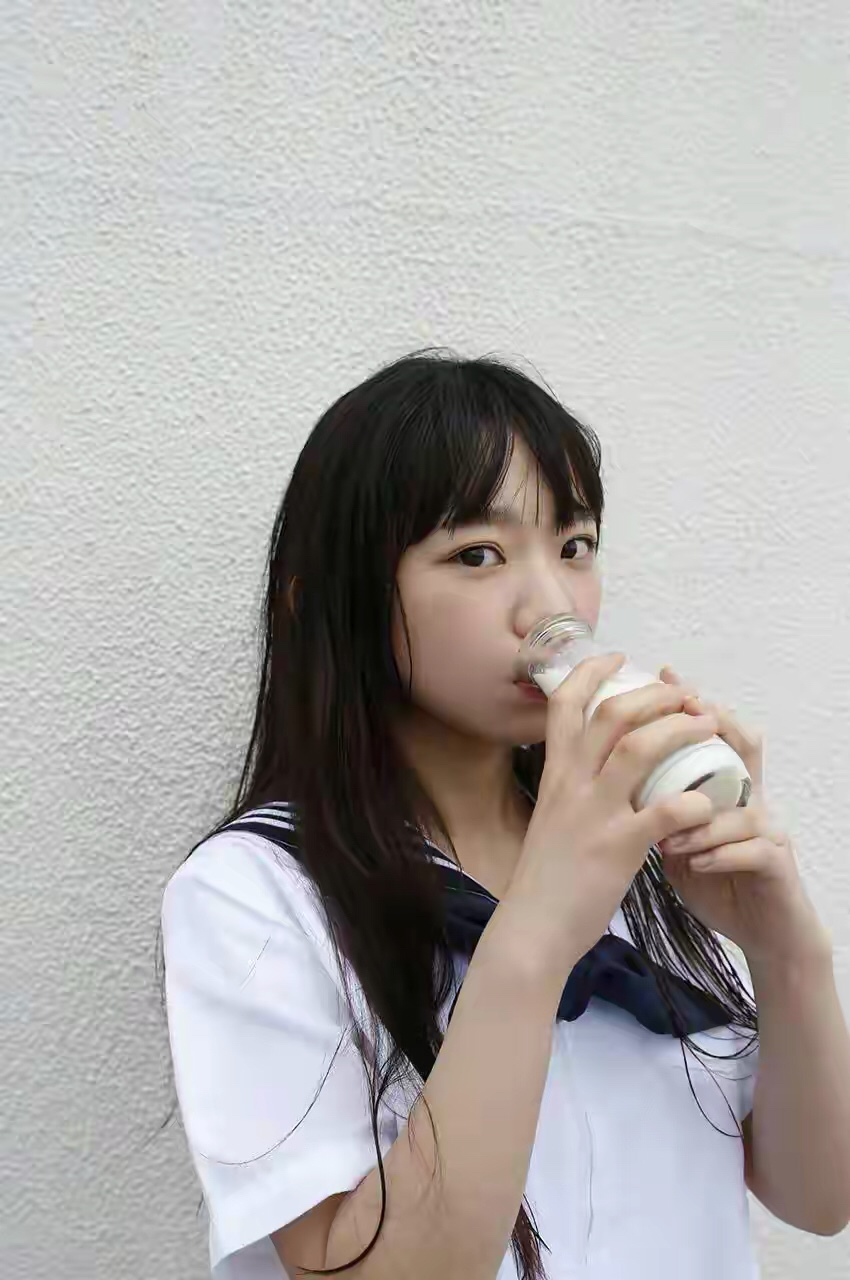 快27岁的长泽茉里奈,穿上校服依然毫无违和感