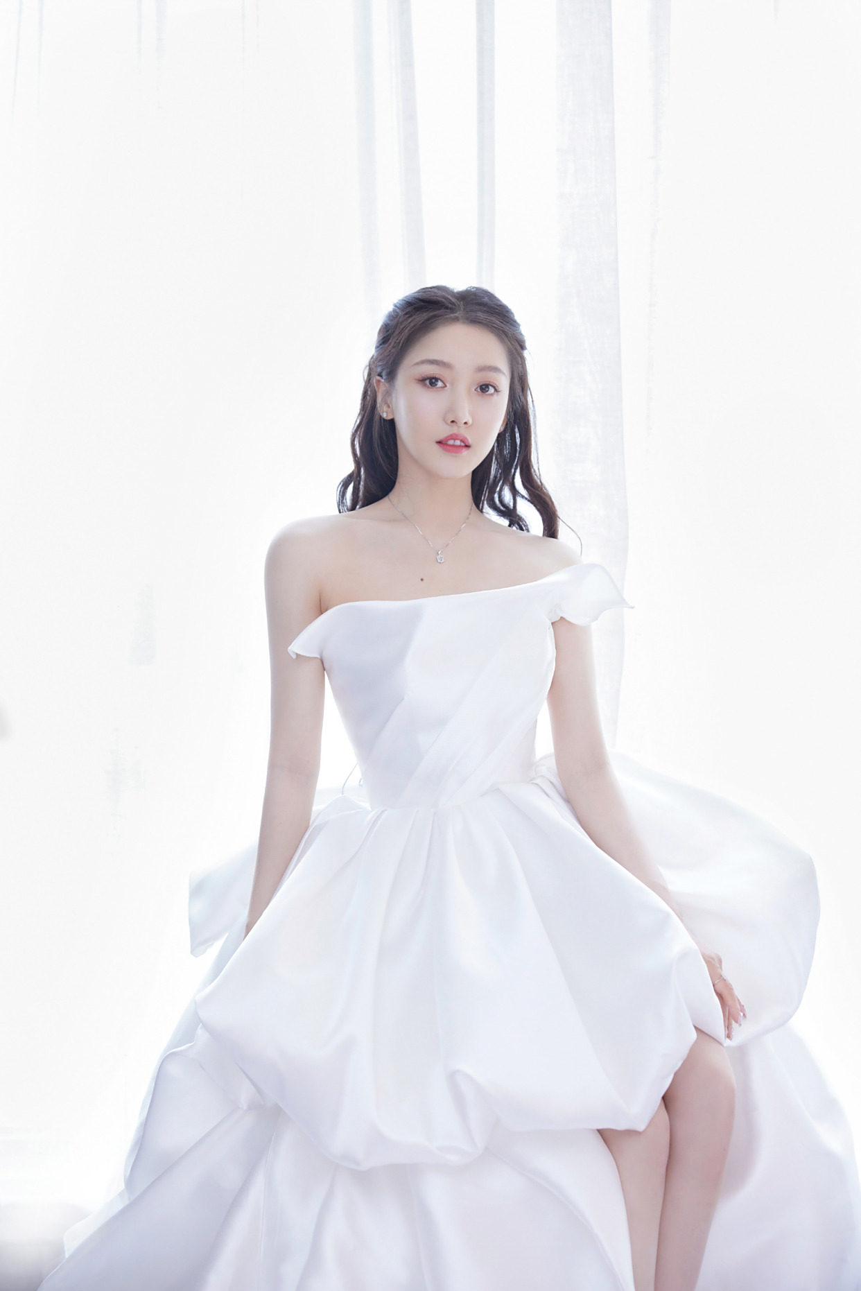 "美少女"姜贞羽清新写真图集