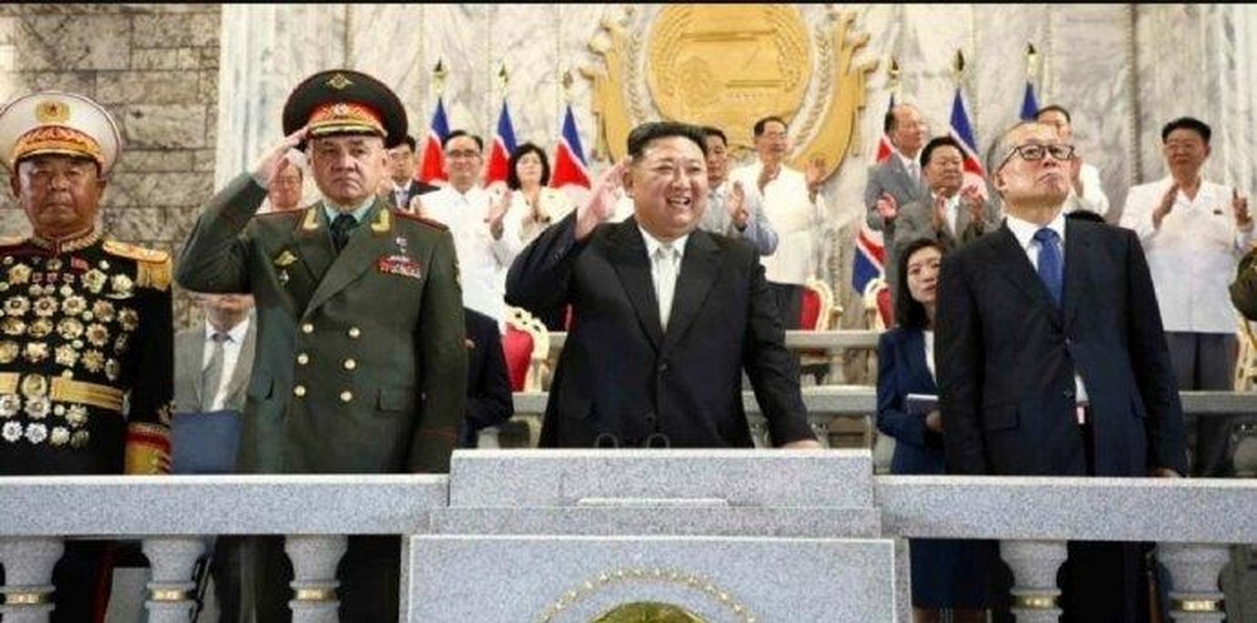 朝鲜举行盛大阅兵式,庆祝朝鲜战争停战70周年