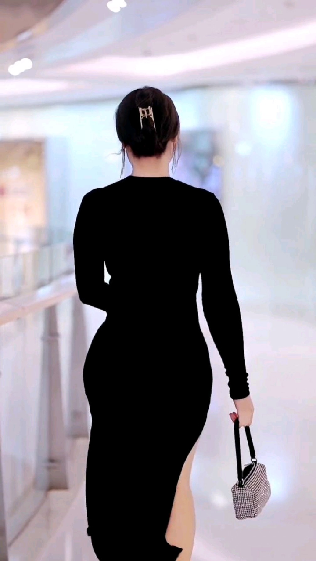 背影和正面一样无懈可击,谁说微胖没有美