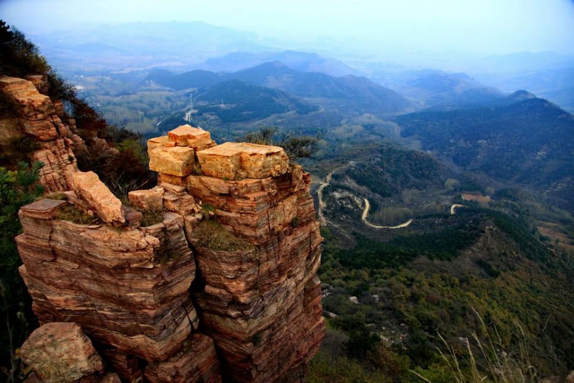 百家创作人# 韩口村位于辉县市西北部30公里的太行山深处,三面环山