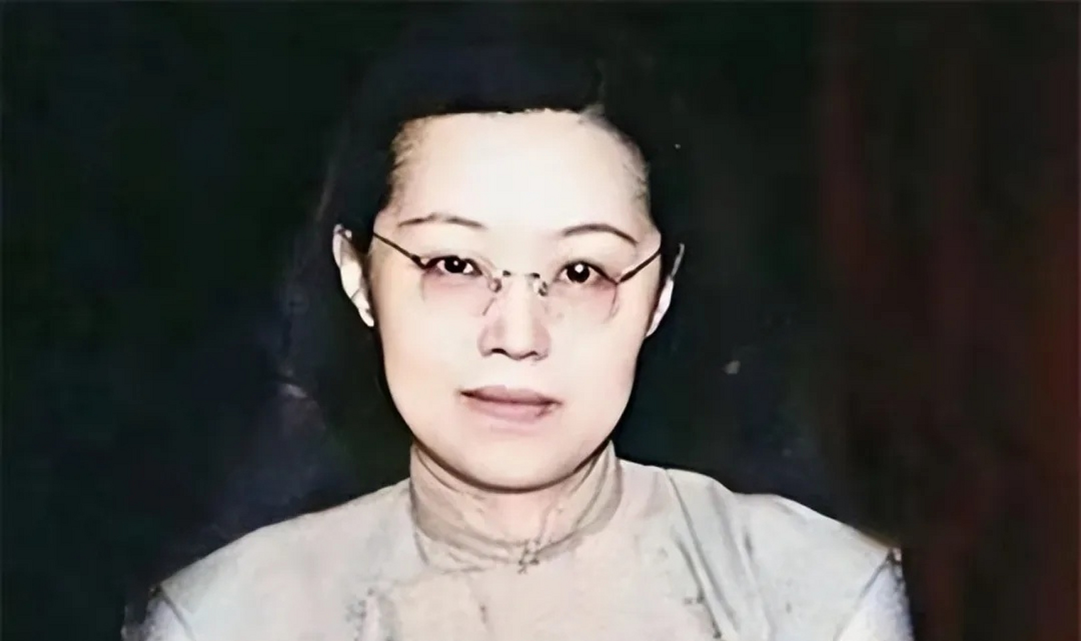 1979年,张爱玲78岁的姑姑张茂渊,苦等52年,终嫁给了80岁的初恋李开弟