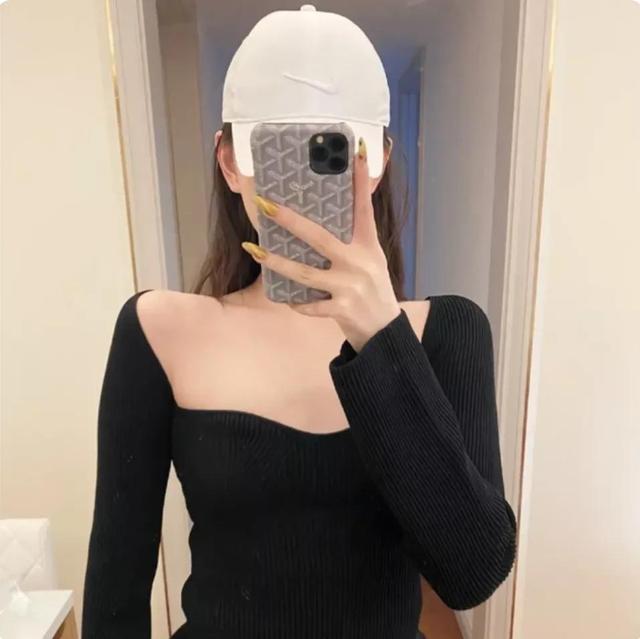 女生手机挡脸头像 手机遮脸头像女  第4张