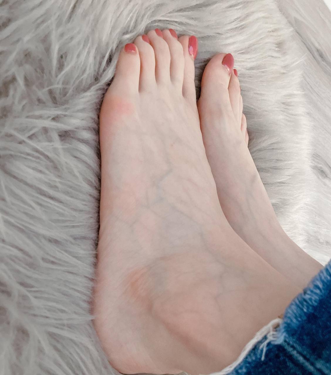 白白嫩嫩的脚丫子