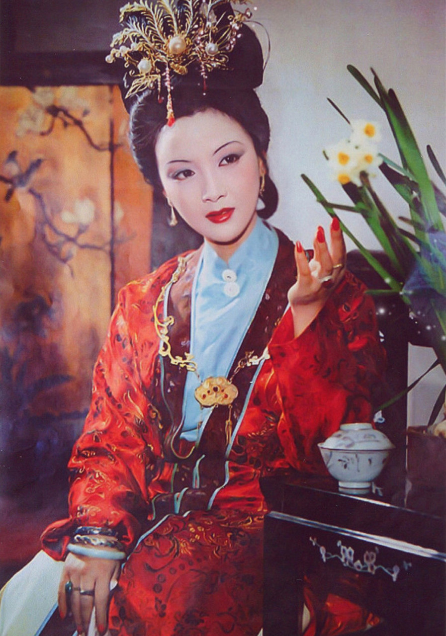 她来自仙界清净女儿之境,是太虚幻境之主警幻仙子的