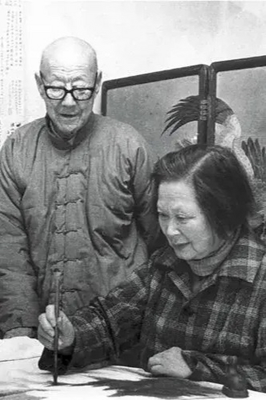 1935年,歌姬潘素跪在张伯驹面前哀求道:"我身子是清白的,求公子为我