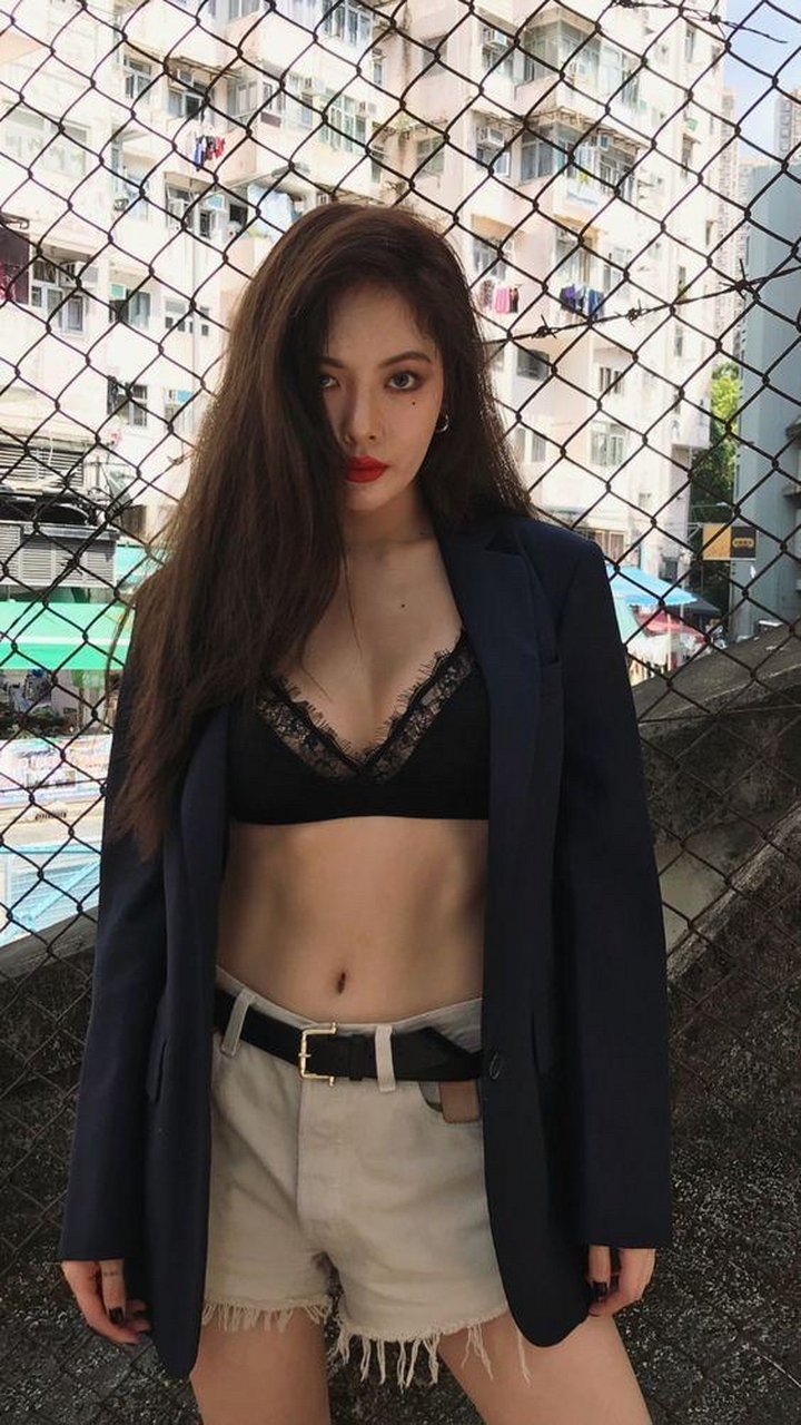 泫雅代言内衣广告,身材真的很棒!