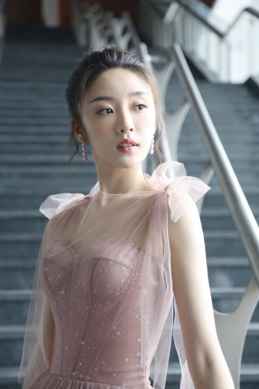 张月(yuezhang),1994年9月14日出生于北京市,中国内地女演员,歌手.