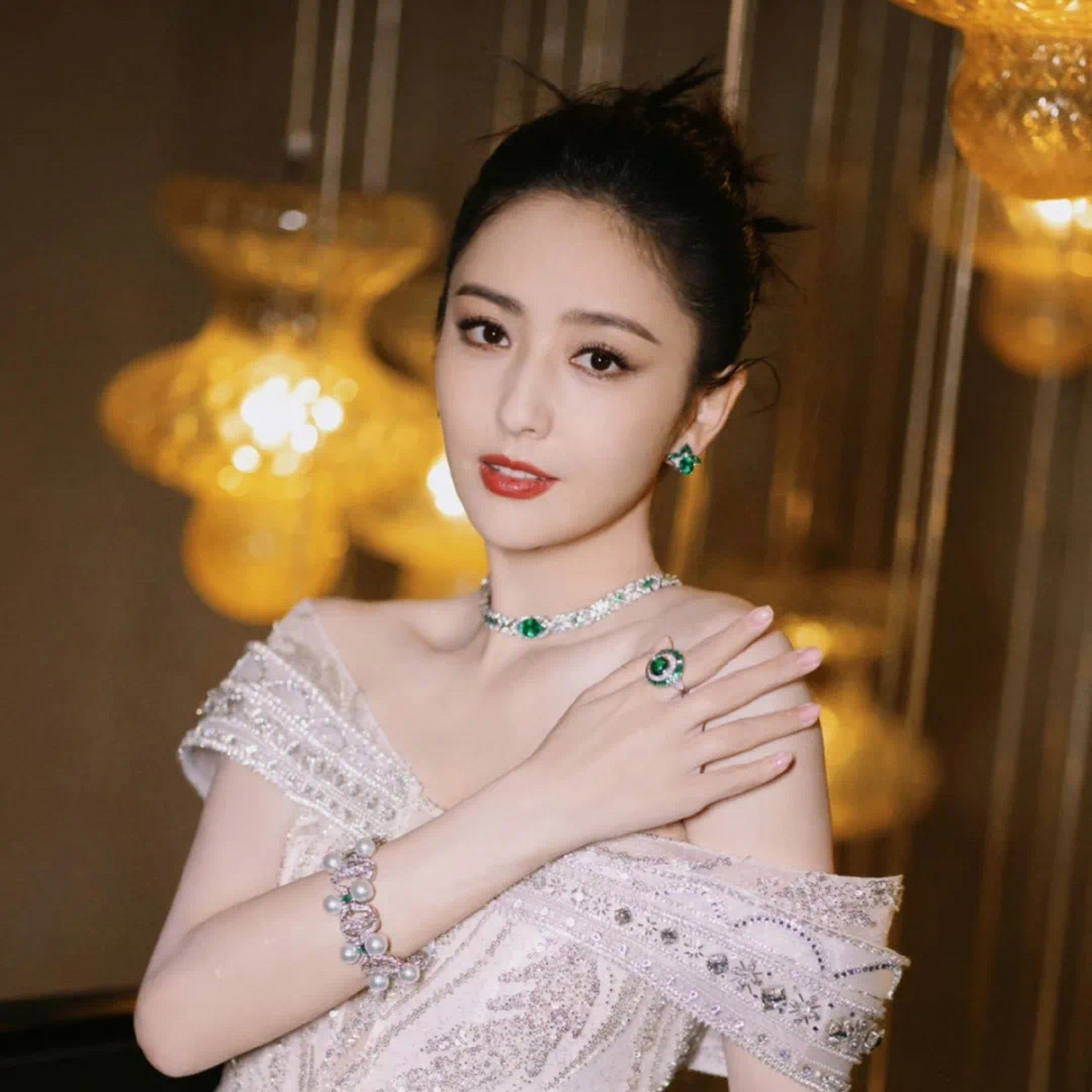 佟丽娅现在并不关注刘昊然的发展,一方面是因为她自身很忙;另一方面则