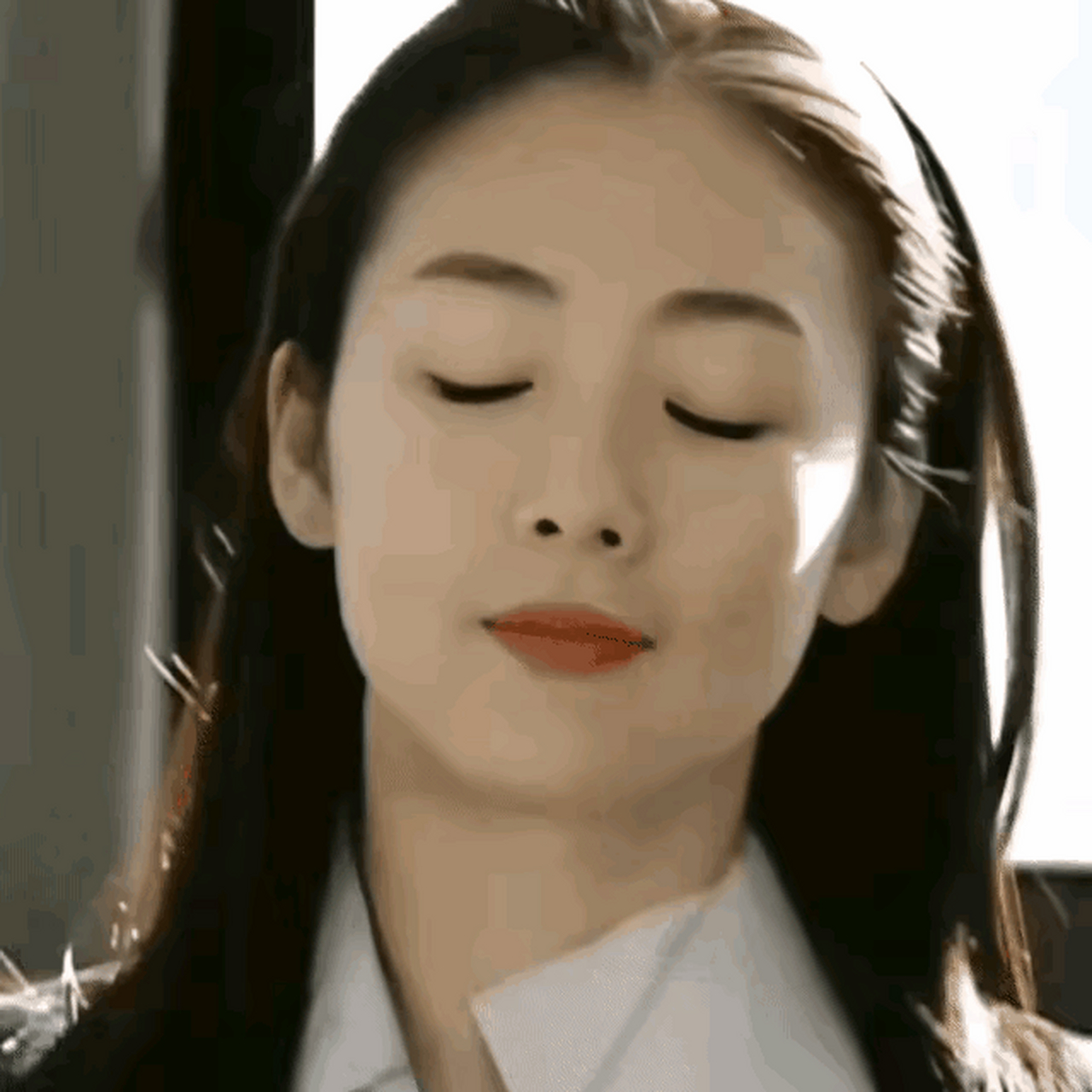 当年看韩剧《天国的阶梯》时,我就对导演选女主角的眼光感到疑惑:女二