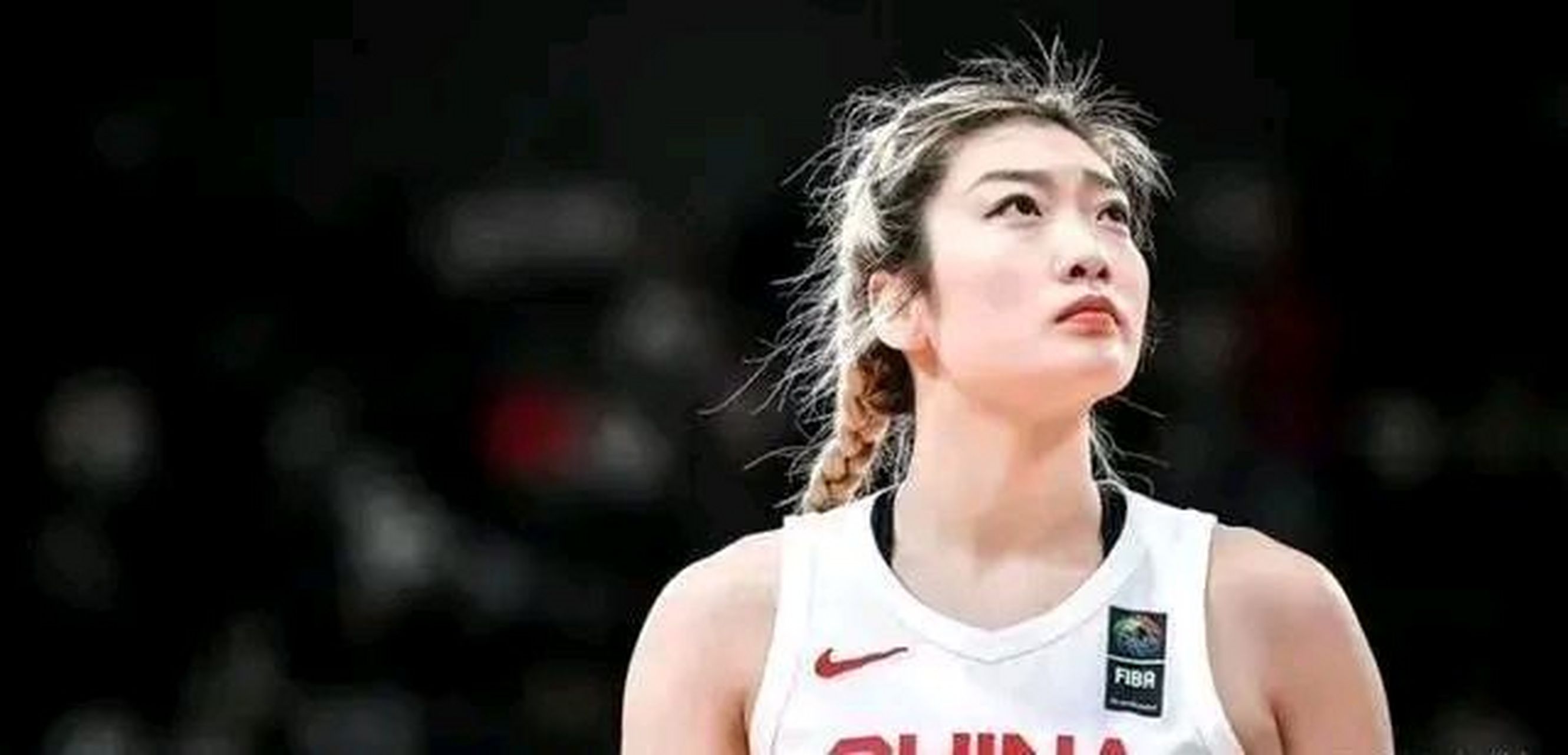 李梦,张隆,还有张隆的妻子赵蕾,都还在跟张隆的妻子赵蕾闹别扭,近