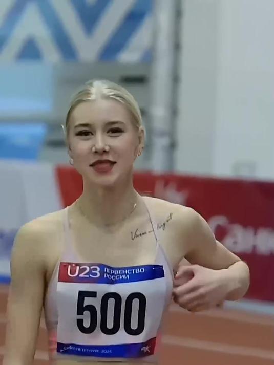 大家一起来看田径美女运动员比赛吧,魅力十足!