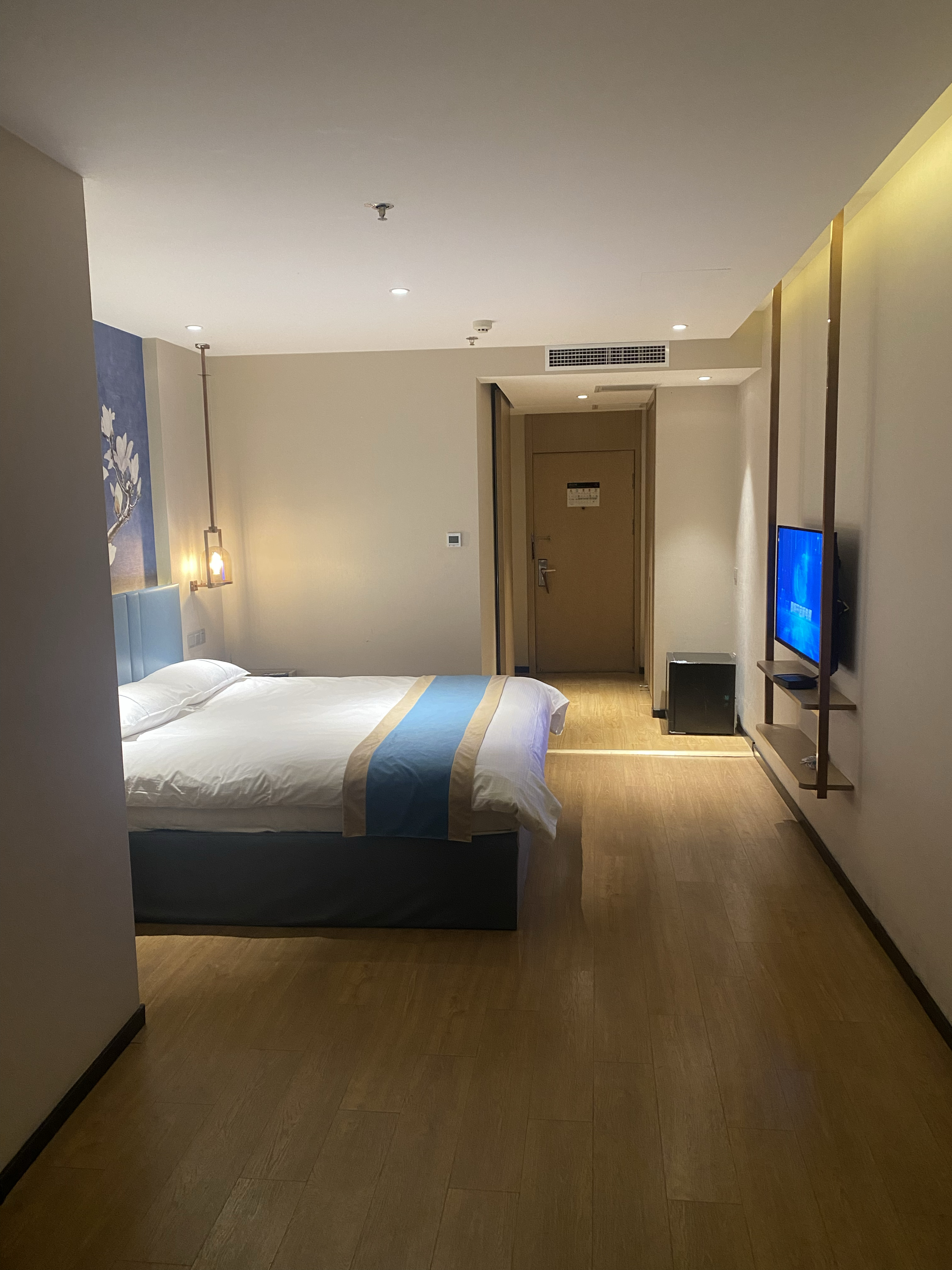 住店体验-白玉兰酒店