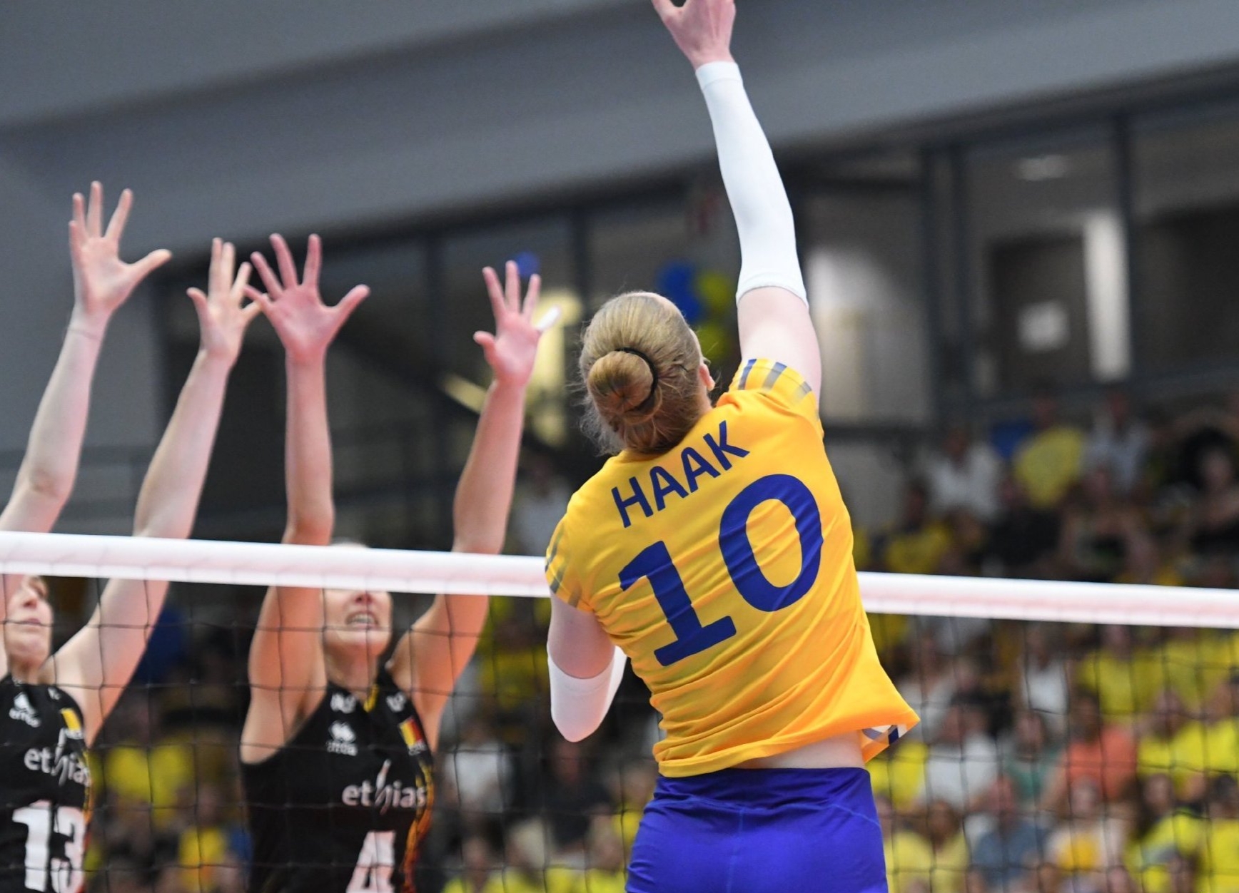 哈克狂砍38分!瑞典女排3-2比利时,李盈莹劲敌休战是赢球主因