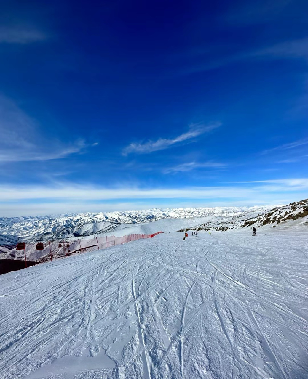 新疆阿勒泰·西域滑雪场冬景           这是昨天(12月13日)中午12