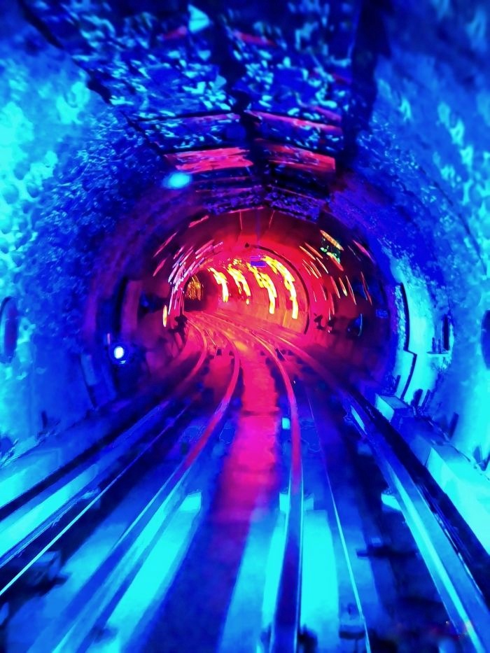 上海观光隧道,恍若时空隧道