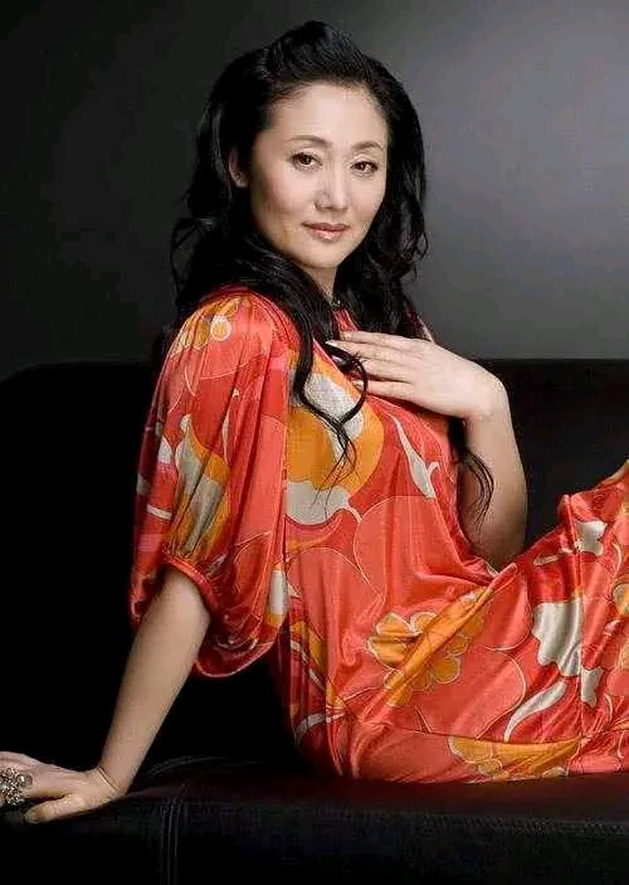 赵丽娟 生于北京,中国内地女演员,国家一级演员.毕业于中央戏剧学院