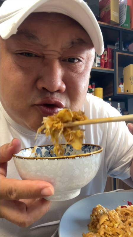 84万粉丝 关注吃货主播穿越唐朝变瘦子,没想到这里以胖为美20.