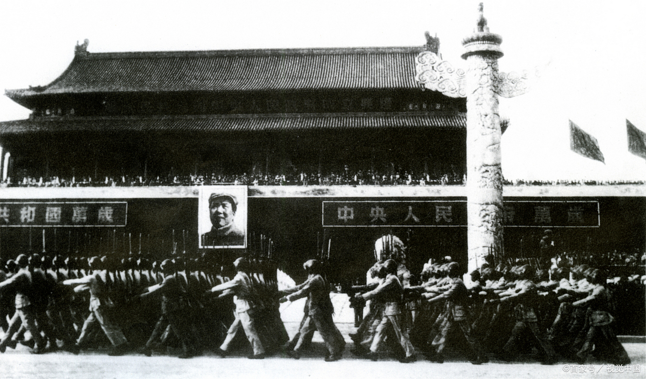 一截图一部电影#  2019年,火了一部电影, 叫开国大典.