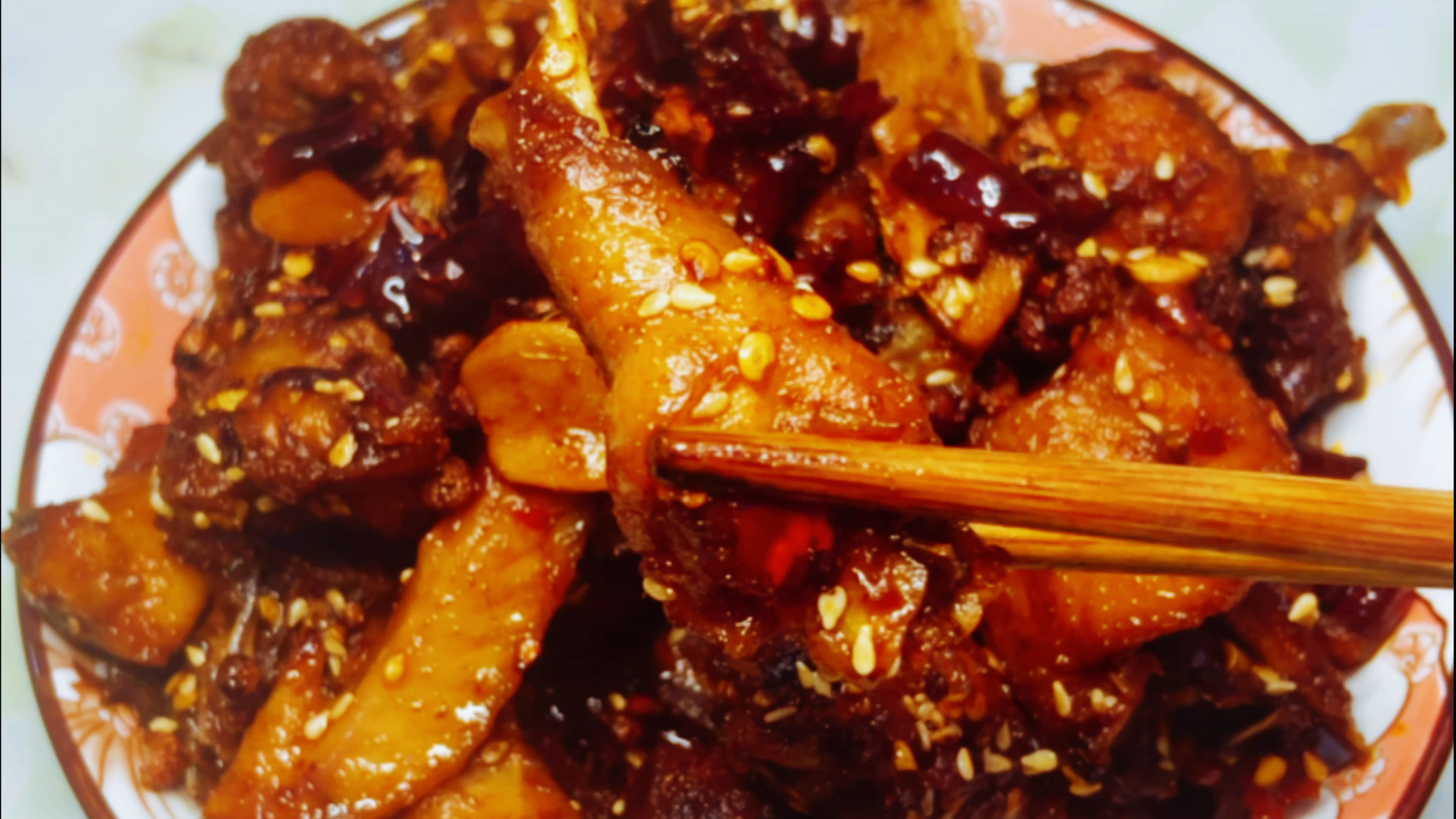 一道家庭版麻辣鸡块,色香味俱全,下猫儿料神器!