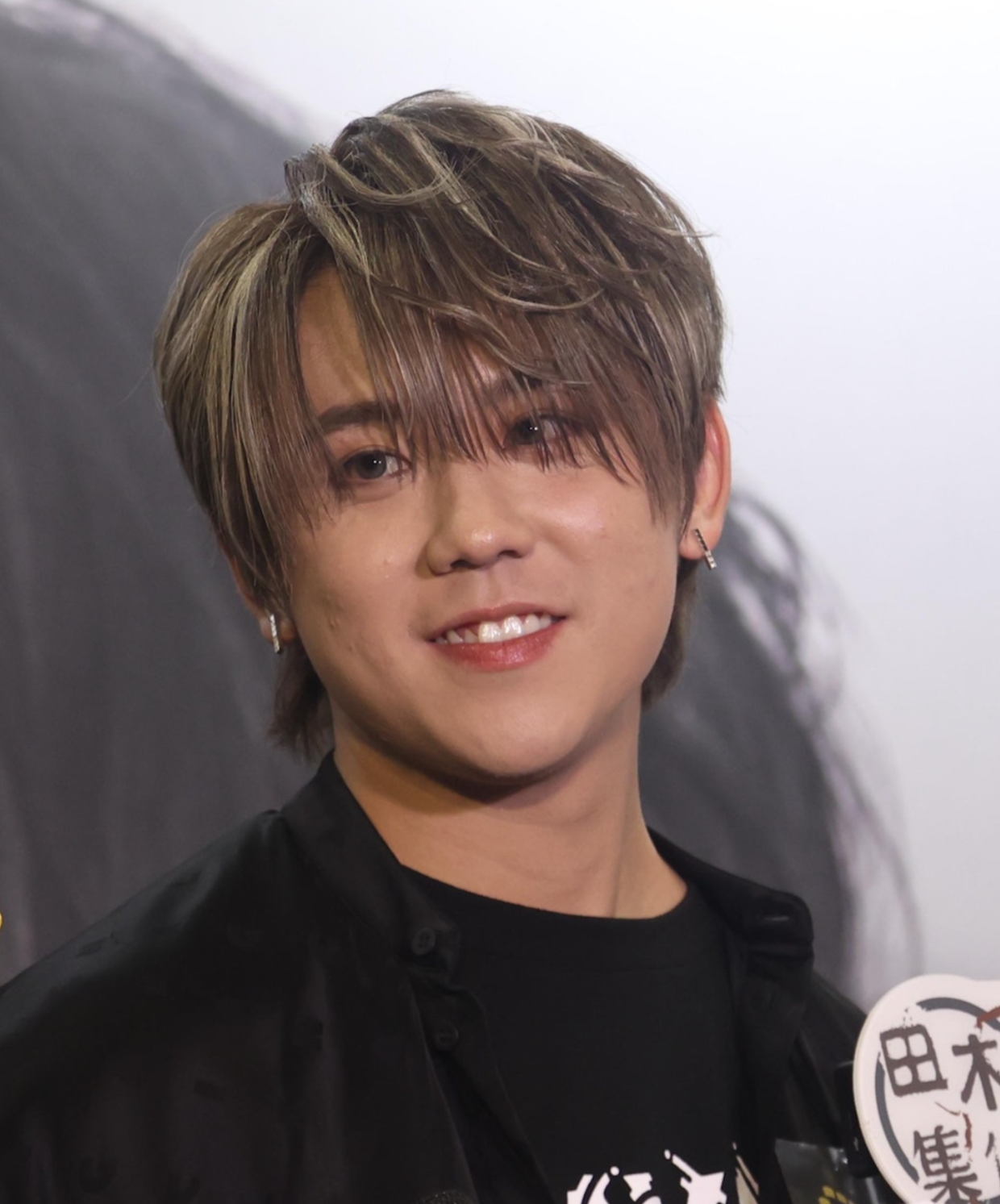 香港顶流姜涛演唱会尾场:罗志祥担任嘉宾,港圈大姐大现身支持