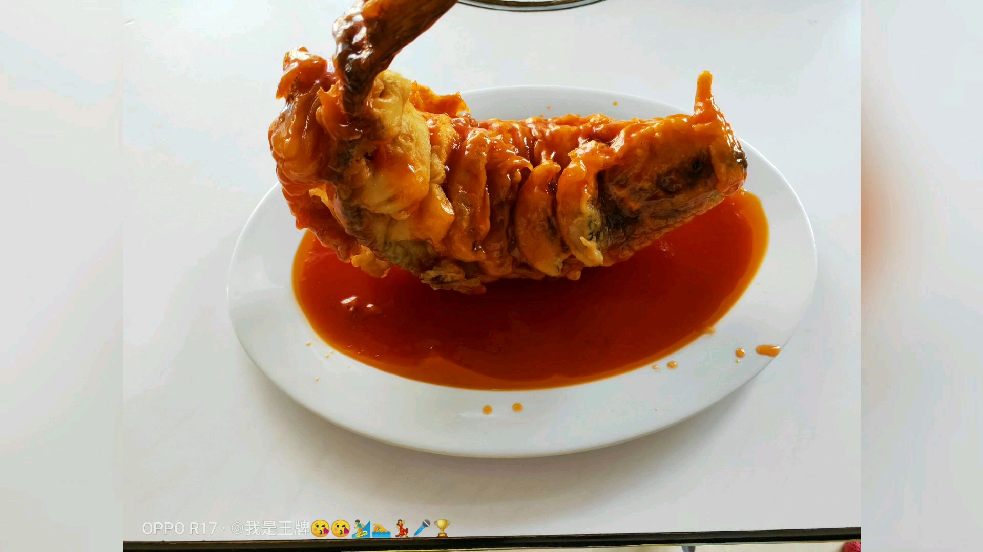 茄汁脆皮鱼 外酥里嫩 色泽红亮 甜酸适口 佐酒下饭皆宜
