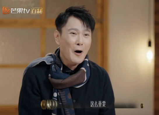 56岁台星内地县城走穴,唱功差堪称雷人,虽过气可出场费仍不低