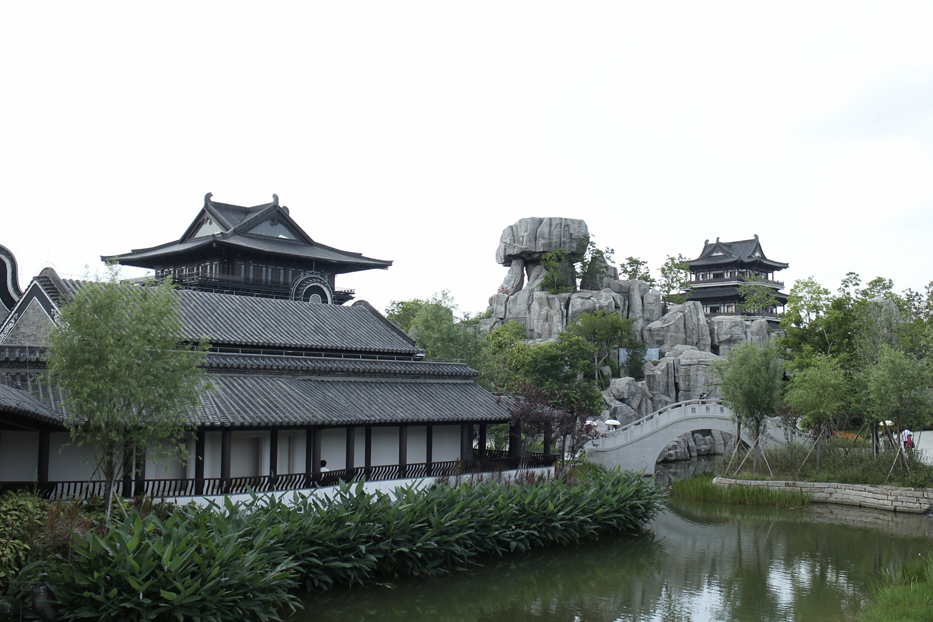 广州文化馆新新馆5: ---广府园    广府园继承岭南传统建筑的精华