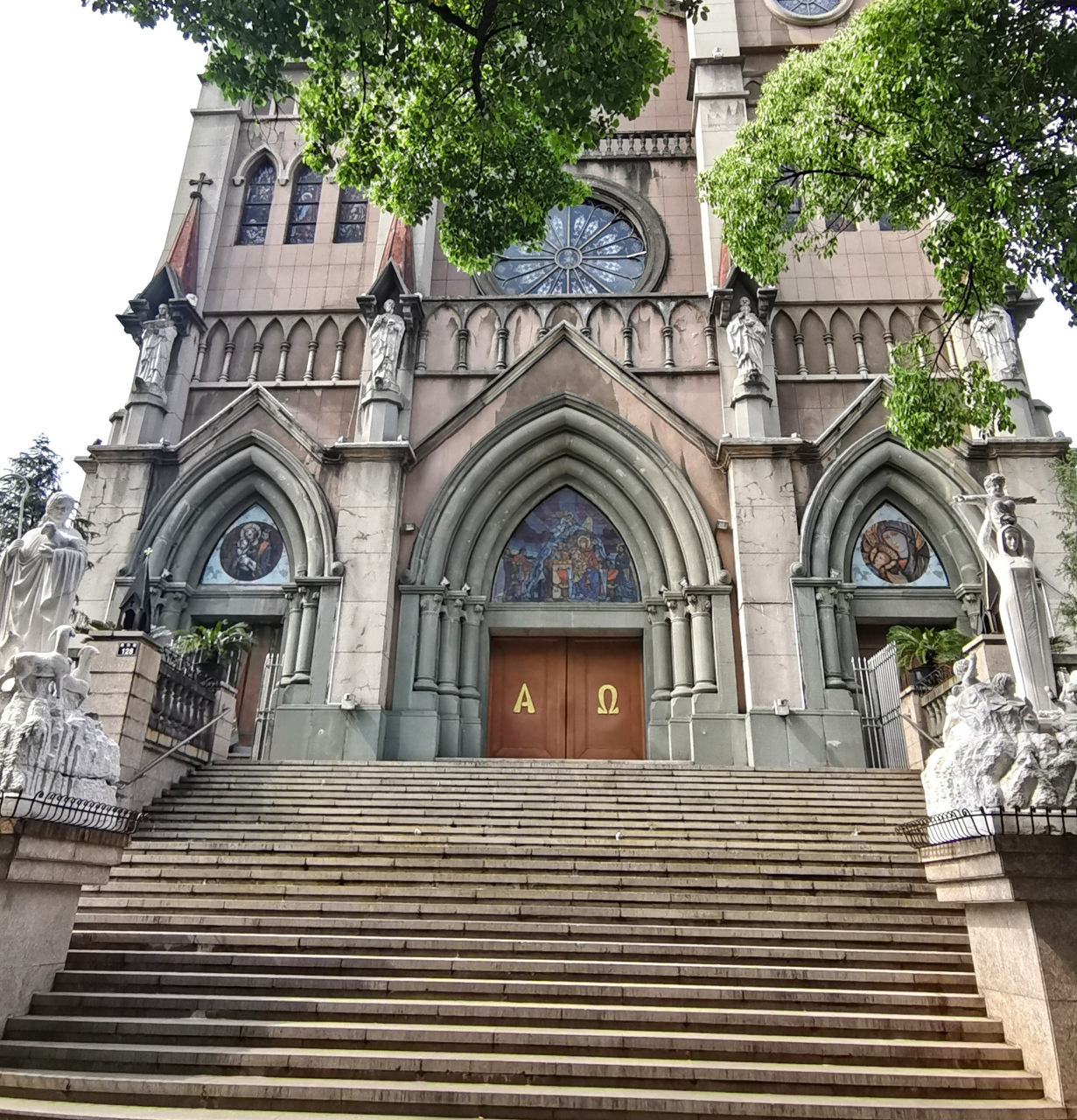 [小红花]教堂历史 明末清初由法国神父在宁波城内药行街兴建教堂