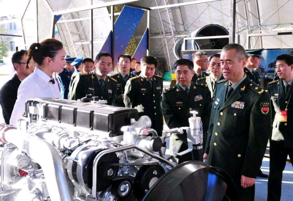 他任军委装备发展部长,嫦娥二号发射指挥长,61岁上将,今年62岁